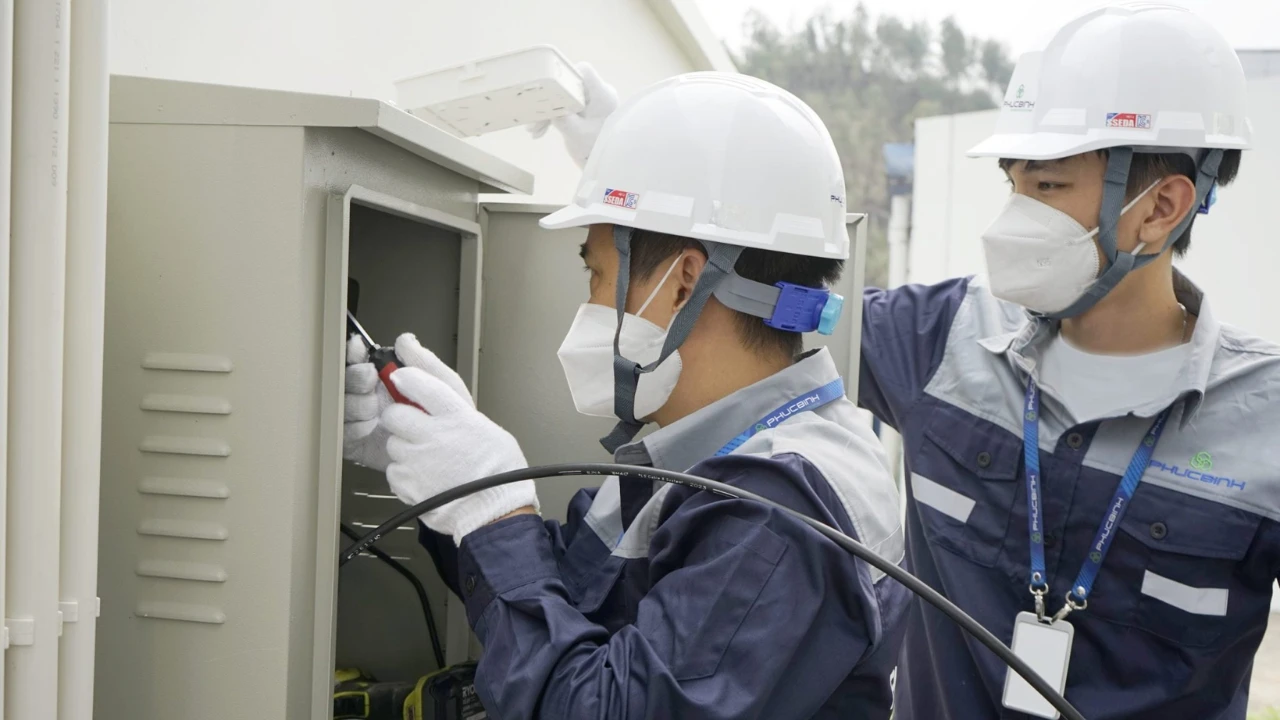 Thi Công Hệ Thống Điện Nhẹ Tại KCN cần khảo sát kỹ tuyến cáp, nguồn, mạng, nhiễu, bụi, nhiệt và yêu cầu vận hành liên tục. Thi Công Hệ Thống Điện Nhẹ Tại KCN cần khảo sát kỹ tuyến cáp, nguồn, mạng, nhiễu, bụi, nhiệt và yêu cầu vận hành liên tục.