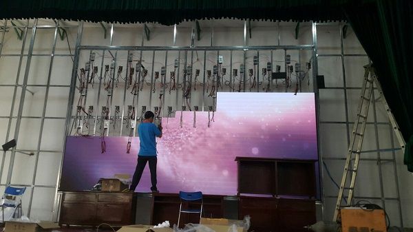 Cung cấp và lắp đặt màn hình LED cho hội trường, showroom, trung tâm thương mại